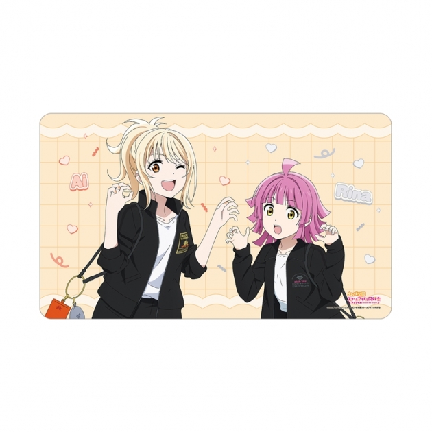 【グッズ-デスクマット】ラブライブ!虹ヶ咲学園スクールアイドル同好会 (ニジガク) 描き下ろしイラスト 宮下 愛&天王寺璃奈 おそろいコーデver. マルチデスクマット【再販】
