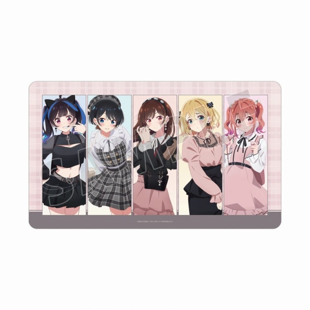 【グッズ-マット】TVアニメ『彼女、お借りします』 描き下ろし 集合 ガーリーファッションver. マルチデスクマット
