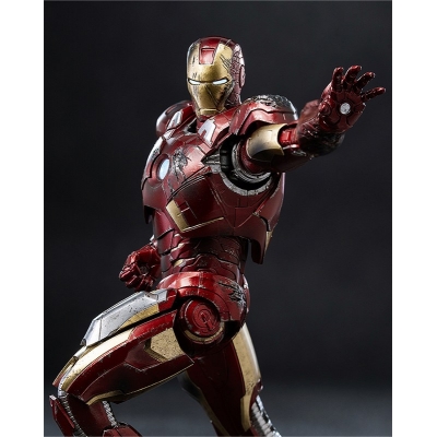 【アクションフィギュア】Marvel Studios' The Infinity Saga (マーベル・スタジオの『インフィニティ・サーガ』) DLX アイアンマン・マーク7(バトルダメージ) 1/1