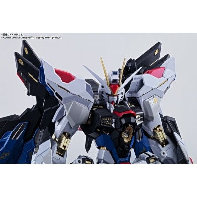 【アクションフィギュア】METAL BUILD 機動戦士ガンダムSEED DESTINY ストライクフリーダムガンダム <リバイバル版>