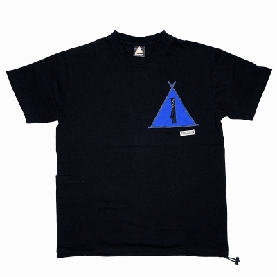 【グッズ-Tシャツ】ゆるキャン△ WILDERNESS EXPERIENCEコラボ テントポケットTシャツ ブラック L【アクロス】