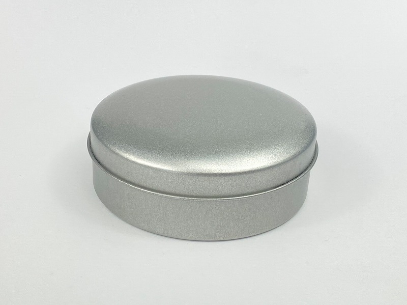 【グッズ-小物入れ】ノンキャラオリジナル カラフル缶ケース サテンシルバー ラウンドタイプ