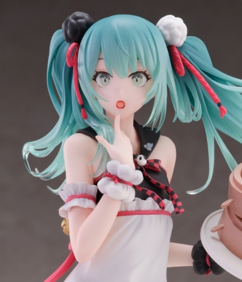 美少女フィギュア】初音ミク パンダ饅頭 完成品フィギュア | アニメイト