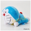 【グッズ-ぬいぐるみ】藤子・F・不二雄 キャラクターズ もふもふ★うでまくら ①ドラえもん【再販】の画像