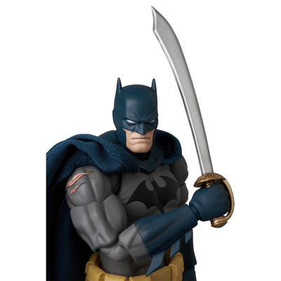 【アクションフィギュア】マフェックス No.295 MAFEX BATMAN DAMAGE Ver.(BATMAN: HUSH Ver.)