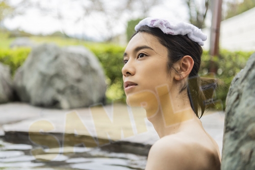 写真集 沢城千春ファースト写真集 しゃべらなきゃイイ男 アニメイト