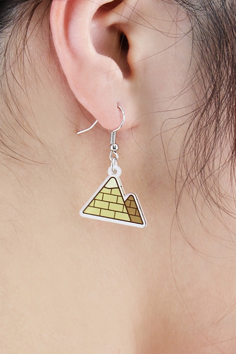 その他 > コスプレ > 【グッズ-ピアス】メジェド様 アクリルピアス 