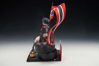 美少女フィギュア】アズールレーン ウルリッヒ・フォン・フッテン 孤高 
