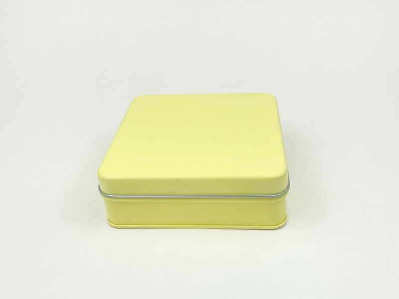 【グッズ-小物入れ】ノンキャラオリジナル カラフル缶ケース クリームイエロー スクエアタイプ