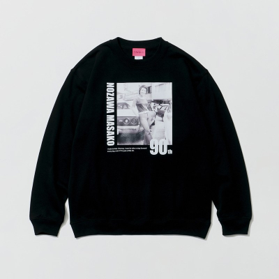 【グッズ-ジャンパー・コート】野沢雅子 YOUNG MASAKO Photo ライトスウェット Black XXL