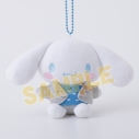 【グッズ-マスコット】モブサイコ100 III × サンリオキャラクターズ(Travel Series) むにゅぐるみマスコット シナモロールの画像
