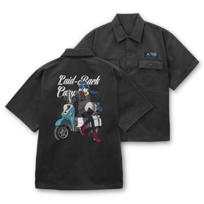 【グッズ-Tシャツ】『ゆるキャン△ SEASON3』 描き下ろし 志摩リン 刺繍ワークシャツ バイクでひといきVer./GRAY-M
