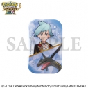 【グッズ-バッチ】『ポケモンマスターズ EX』 スクエア缶バッジ/ダイゴ(アニバーサリー)&レックウザの画像