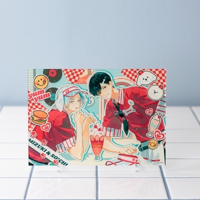 【グッズ-置きもの】泉月と聡一 「Puppy's DINER」アクリルパネル Aタイプ