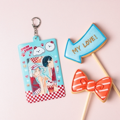 【グッズ-カバーホルダー】泉月と聡一 「Puppy's DINER」ブロマイドホルダー