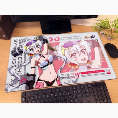 【グッズ-デスクマット】戦姫絶唱シンフォギアXV 描き下ろしラバーマット(クリス/サイバーミリタリー)