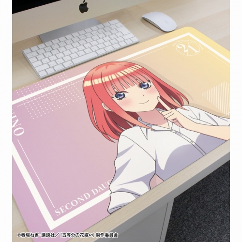 グッズ-デスクマット】五等分の花嫁∽ 描き下ろし 中野二乃 衣装交換 