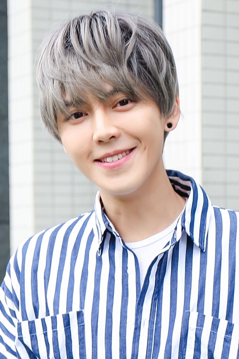 コスプレ ウィッグ Tefure テフリ ジグザグショート Zaku ブラック グレー アニメイト