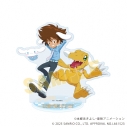 【グッズ-スタンドポップ】デジモンアドベンチャー×サンリオキャラクターズ アクリルスタンド01/八神太一&アグモン×シナモロール(コラボイラスト)の画像