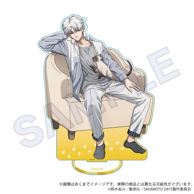【グッズ-スタンドポップ】SAKAMOTO DAYS ビッグアクリルスタンド 猫と戯れver. X(スラー)【アニメイト先行販売】