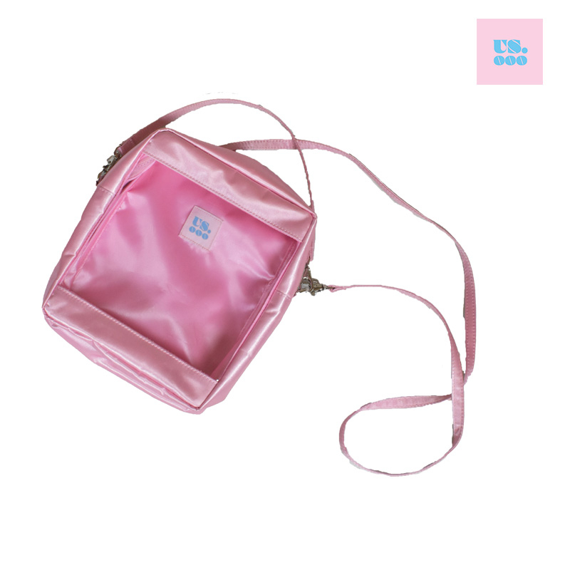 【グッズ-バッグ】ノンキャラオリジナル 【ストラップ2本付】SATIN 2WAYショルダーぬいぐるみバッグ PINK【Us.ooo】