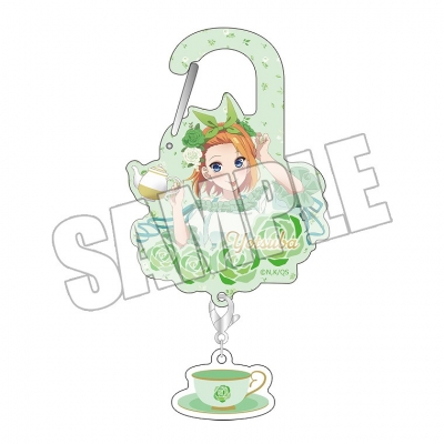 【グッズ-キーホルダー】五等分の花嫁∽ ミニチャーム付きカラビナアクリル<五つ子のティーパーティー 四葉>
